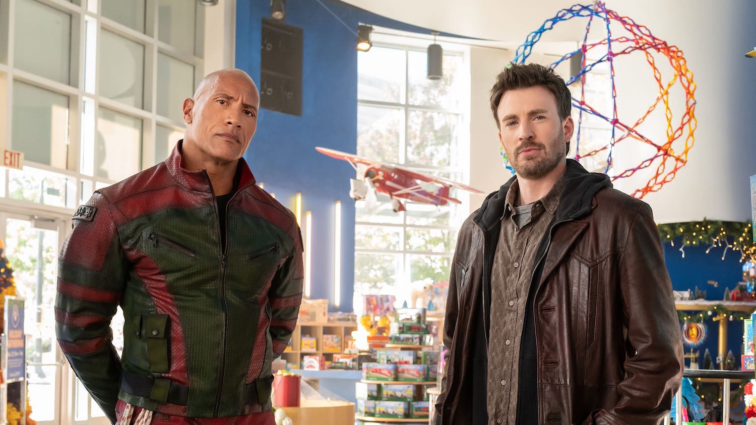 UNO ROSSO | La commedia action di Natale con Dwayne Johnson e Chris Evans