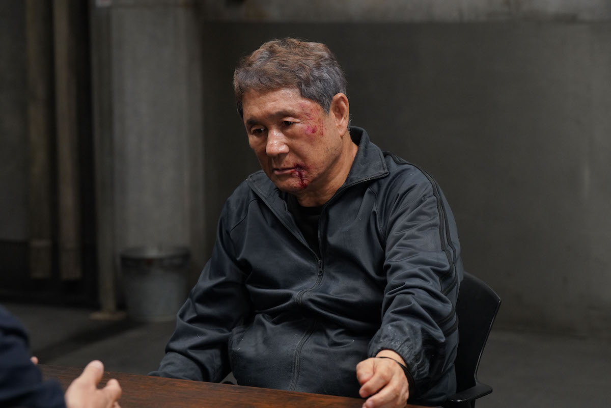 BROKEN RAGE | Le prime immagini del film di Takeshi Kitano fuori concorso al Festival di Venezia